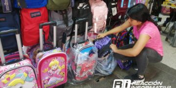Comerciantes de Culiacán declaran que venta de mochilas aumentan un 15%