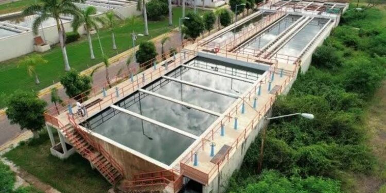 JAPAC inforna que debido a las lluvias la planta Juan de Dios Batiz, se encuentra obstruida por basura afectando a más de 40 colonias