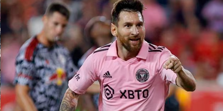 Messi se convirtió en el tercer jugador más veterano que marca gol durante su debut en MLS