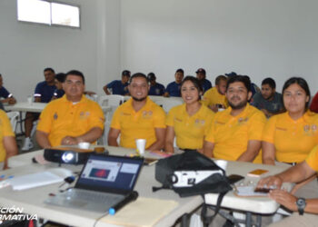 Cuerpos de auxilio y rescate de Mazatlán reciben curso taller de operaciones y rescate en inundaciones