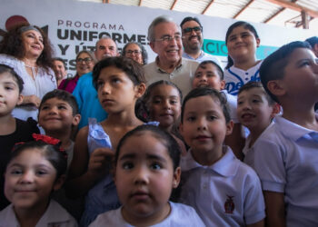 Gobierno del Estado instalará mil aires acondicionados en escuelas de educación básica