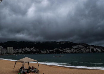 Hilary se intensificará a su paso por el pacífico mexicano; ya es categoría 2