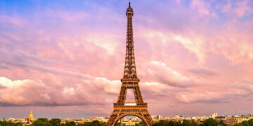 Desalojan Torre Eiffel por una falsa amenaza de bomba