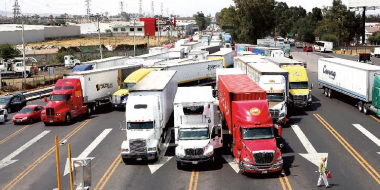 Transportistas bloquearán carreteras; consulta cuándo y en cuáles ciudades