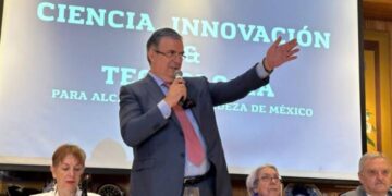 Ebrard pide a científicos construir agenda conjunta que impulse el desarrollo del país