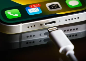 Tu iPhone tiene un módem USB oculto en su interior para tener Wifi en cualquier parte: así se activa