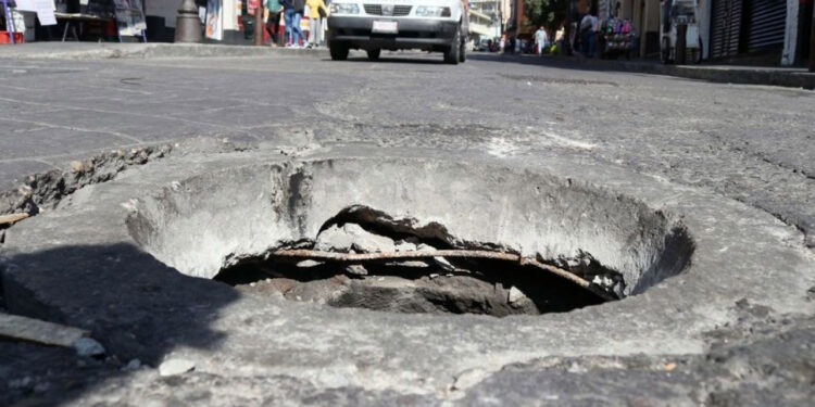 La búsqueda terminó: el niño que cayó en una alcantarilla en Michoacán murió, ya encontraron su cuerpo