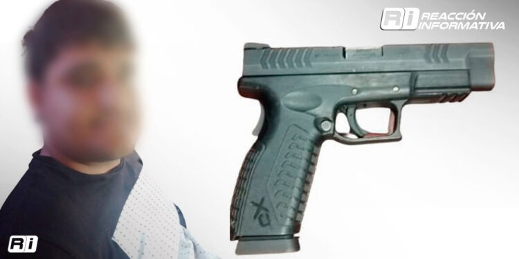 Policía Estatal Preventiva asegura a hombre con arma de fuego