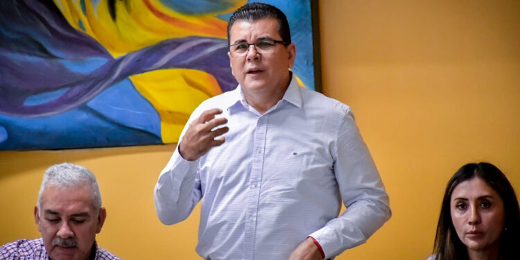 ” Estamos caminando de la mano con todos los sectores para lograr un mejor Mazatlán”, Edgar González