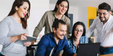 Más aguinaldo y menos días de trabajo: 5 propuestas que impactan a las empresas