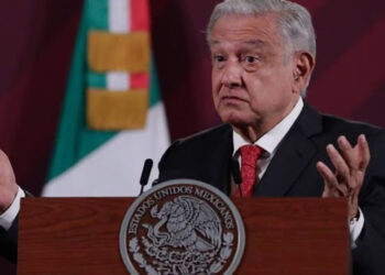 AMLO dice que acatará orden de SCJN; suspenderá distribución de libros de la SEP en Chihuahua