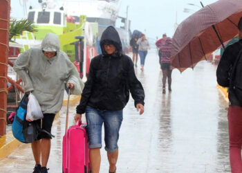 Tormenta Idalia causará lluvias y posibles trombas marinas en el Caribe mexicano