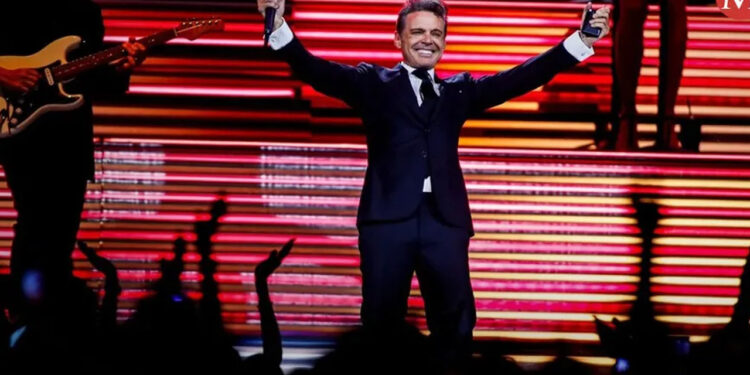 Imitador de Luis Miguel CONFIESA haber reemplazado al cantante en MÁS de un show