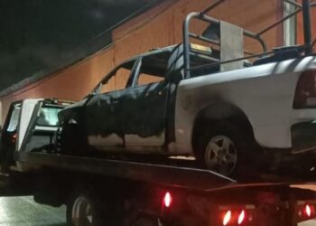 Incendian cinco patrullas en taller mecánico de Reynosa