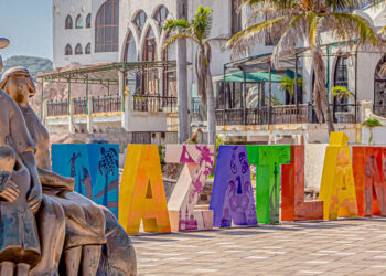 México recibe a más turistas internacionales, pero que son menos ‘gastalones’