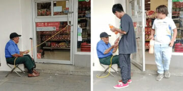 Abuelito genera ingresos innovando como “portero” en una tienda Oxxo