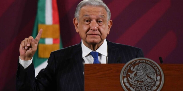 AMLO afirma que CDMX atiende a damnificados de viviendas por sismo de 2017