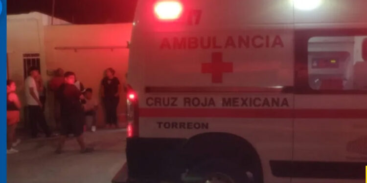 Joven boxeador golpea a menor de edad por haber tropezado con él en Torreón