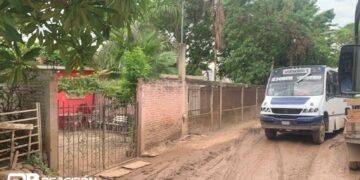 Dueños de camiones urbanos exigen calles en buena condiciones para mejor transporte público