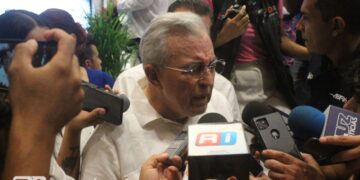 Hicieron lo correcto al cambiar el proyecto de reintegrar a Estrada Ferreiro a la alcaldía : Gobernador 