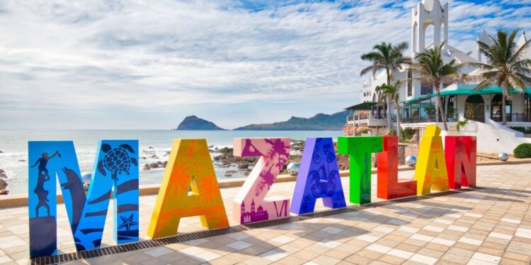 Afluencia de turistas para las fiestas patrias prospectan hasta en un 85 por ciento de ocupación en Mazatlán