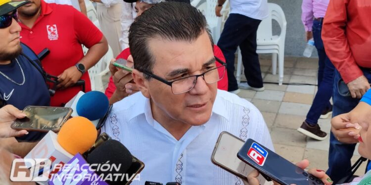 Covid-19 no es tema de alarma en Mazatlán: Edgar González