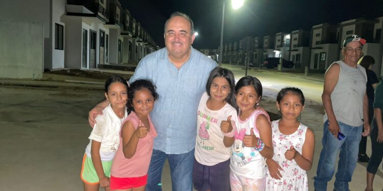 Memo Romero promueve solución a inundaciones en San Antonio