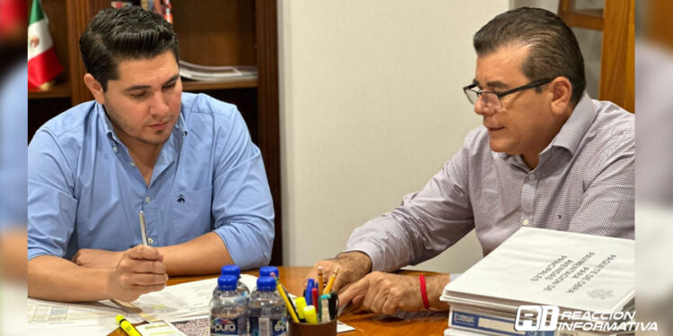 Gestiona Edgar González ante Gobierno del Estado obras de pavimentación y drenaje para cierre del 2023