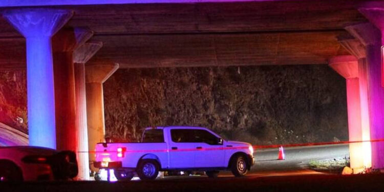 Dejan dos cadáveres envueltos en bolsas sobre la carretera libre Tijuana-Tecate