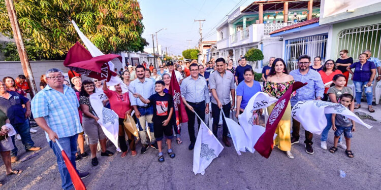 Familias de Arboledas I agradecen arranque de pavimentación de la calle Amapa
