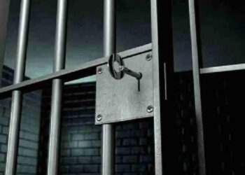 Dictan vinculación preventiva a maestro por hostigamiento sexual a estudiante