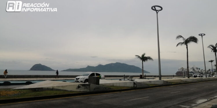 Intensa lluvia azota al puerto de Mazatlán ¿Lloverá hoy jueves?