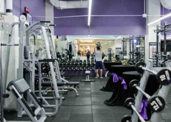 Joven muere en el gimnasio tras golpearse con una máquina de ejercicio