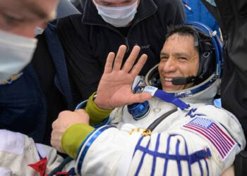 Ya está en la Tierra: astronauta latino que estuvo atrapado en el espacio logra regresar