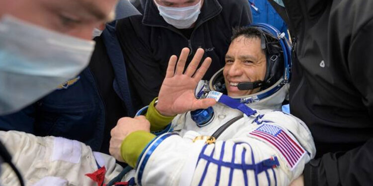Ya está en la Tierra: astronauta latino que estuvo atrapado en el espacio logra regresar