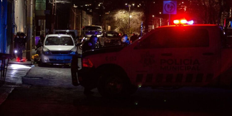 Hallan sin vida a pareja dentro de su domicilio, tenían disparos de arma de fuego