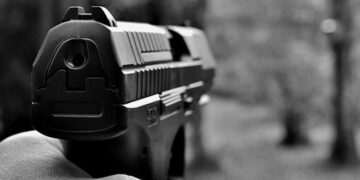 Matan a sujeto afuera de plantel en Morelos; hay histeria