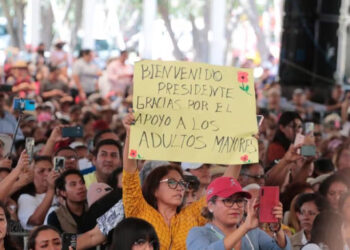 Quiere AMLO que pensión del Bienestar para adultos mayores sea mensual