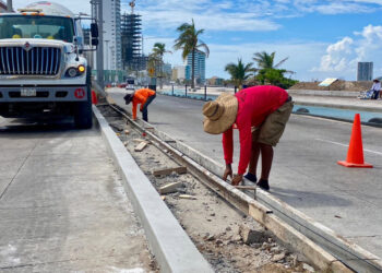 Instalan jardineras permanentes en retornos conflictivos de Avenida del Mar