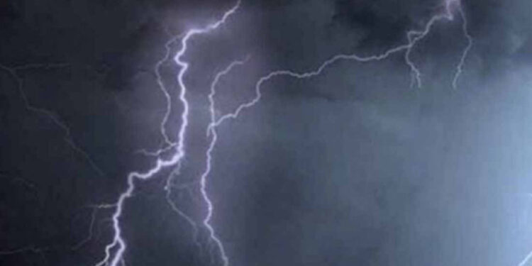 Hombre fallece tras recibir el impacto de un rayo en Jalisco