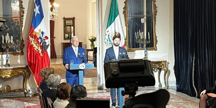 AMLO y Boric pactan actualizar el tratado de libre Comercio México-Chile