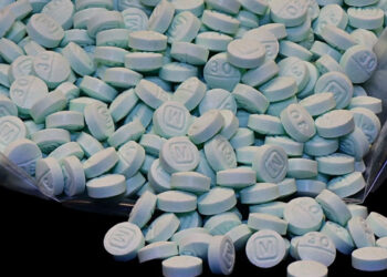 Embajador Ken Salazar reconoce que EE.UU. debe reducir demanda de fentanilo