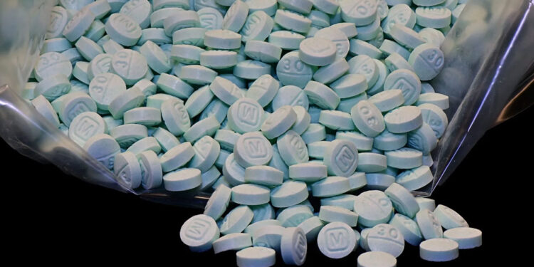 Embajador Ken Salazar reconoce que EE.UU. debe reducir demanda de fentanilo