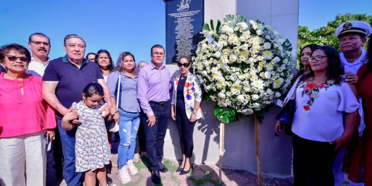 Expresa Edgar González su solidaridad a familiares de pescadores fallecidos por el huracán Ismael