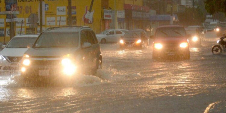 Fuerte tormenta sorprende a mazatlecos la madrugada de este miércoles ¿Seguirán las lluvias?