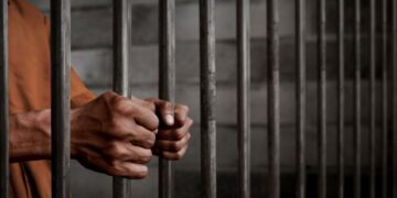 Logra FGE 22 años de cárcel a sujeto por homicidio de un vecino de Los Mochis