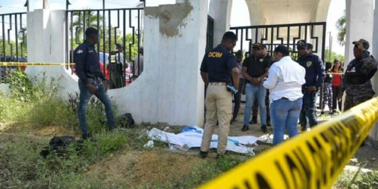 Hallan seis cuerpos de recién nacidos en la entrada de un cementerio de Santo Domingo