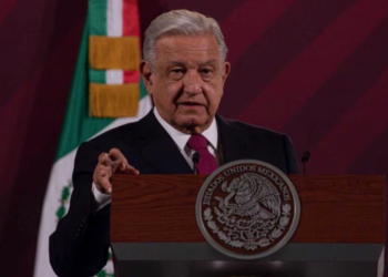 Claudia Sheinbaum ya aceptó protección de Sedena; Xóchitl Gálvez hoy informará su decisión: AMLO