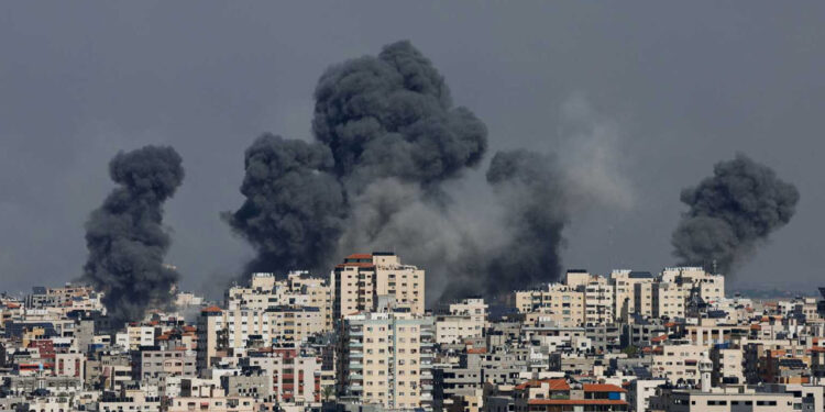 Israel responde y declara estado de guerra tras ataque de Hamas que dejó al menos 70 muertos