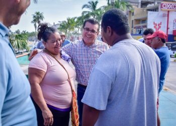 Llegan apoyos a cooperativas de pescadores mazatlecos para mitigar la crisis en el sector